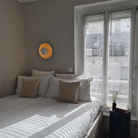 Apartment De Charme Dans Les Batignolles