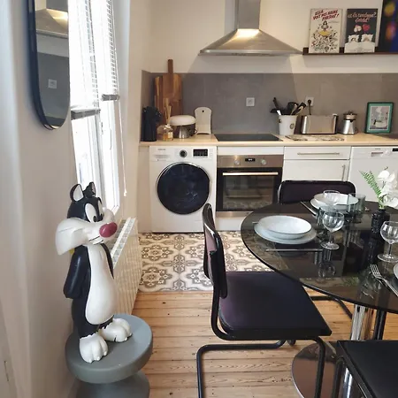 Apartment De Charme Dans Les Batignolles