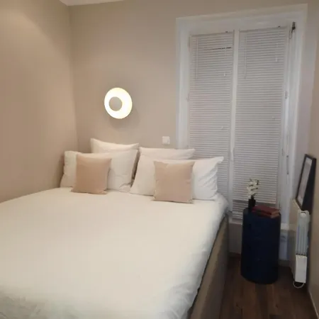 De Charme Dans Les Batignolles Apartmán